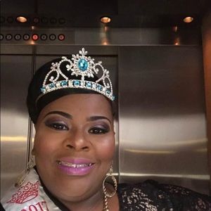 Meet your Posher, Shenitria